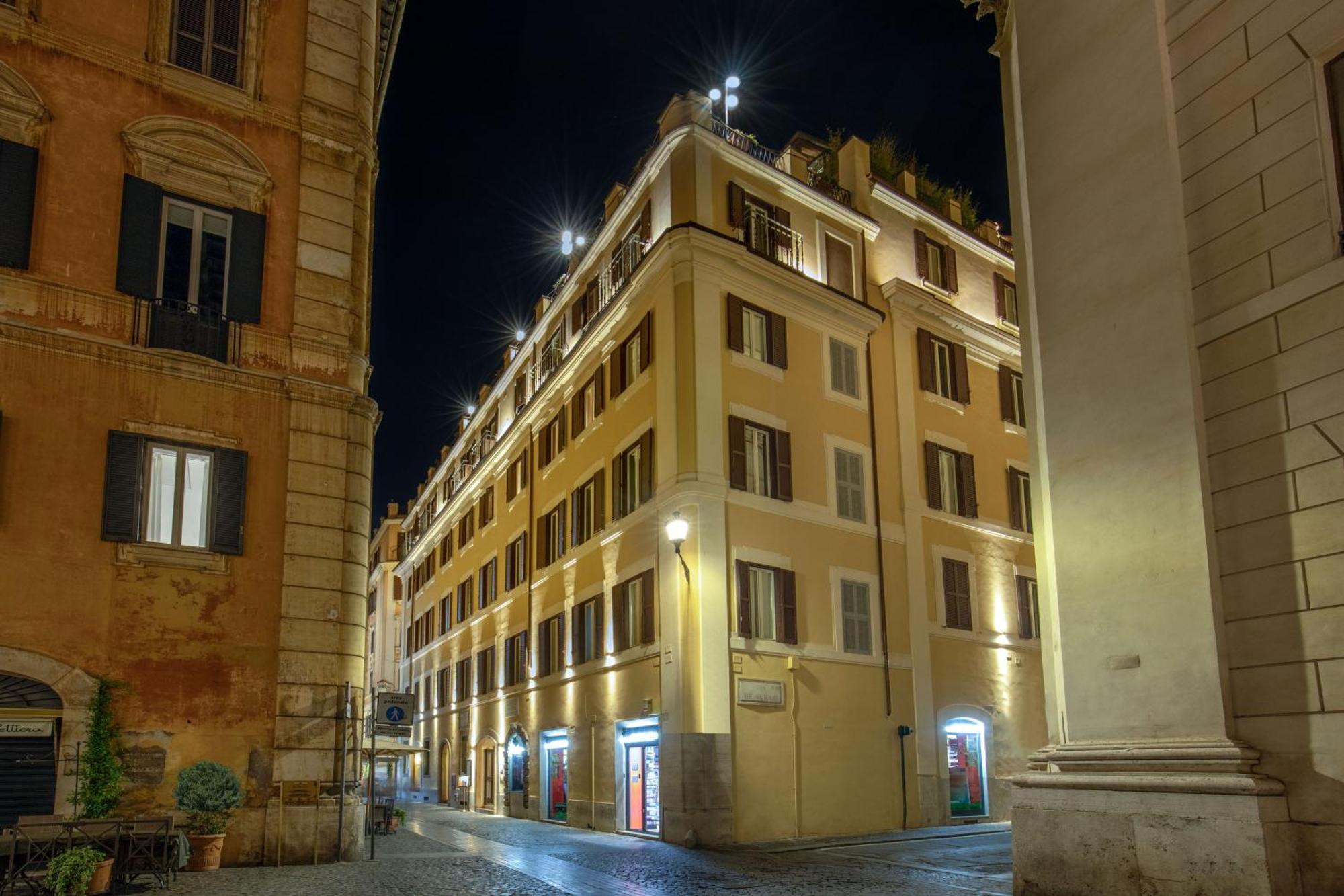 9Hotel Cesari — Foto 1
